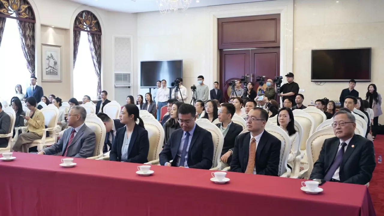 các cơ quan truyền thông, báo chí của hai nước trong việc củng cố nền tảng xã hội vững chắc cho quan hệ song phương.