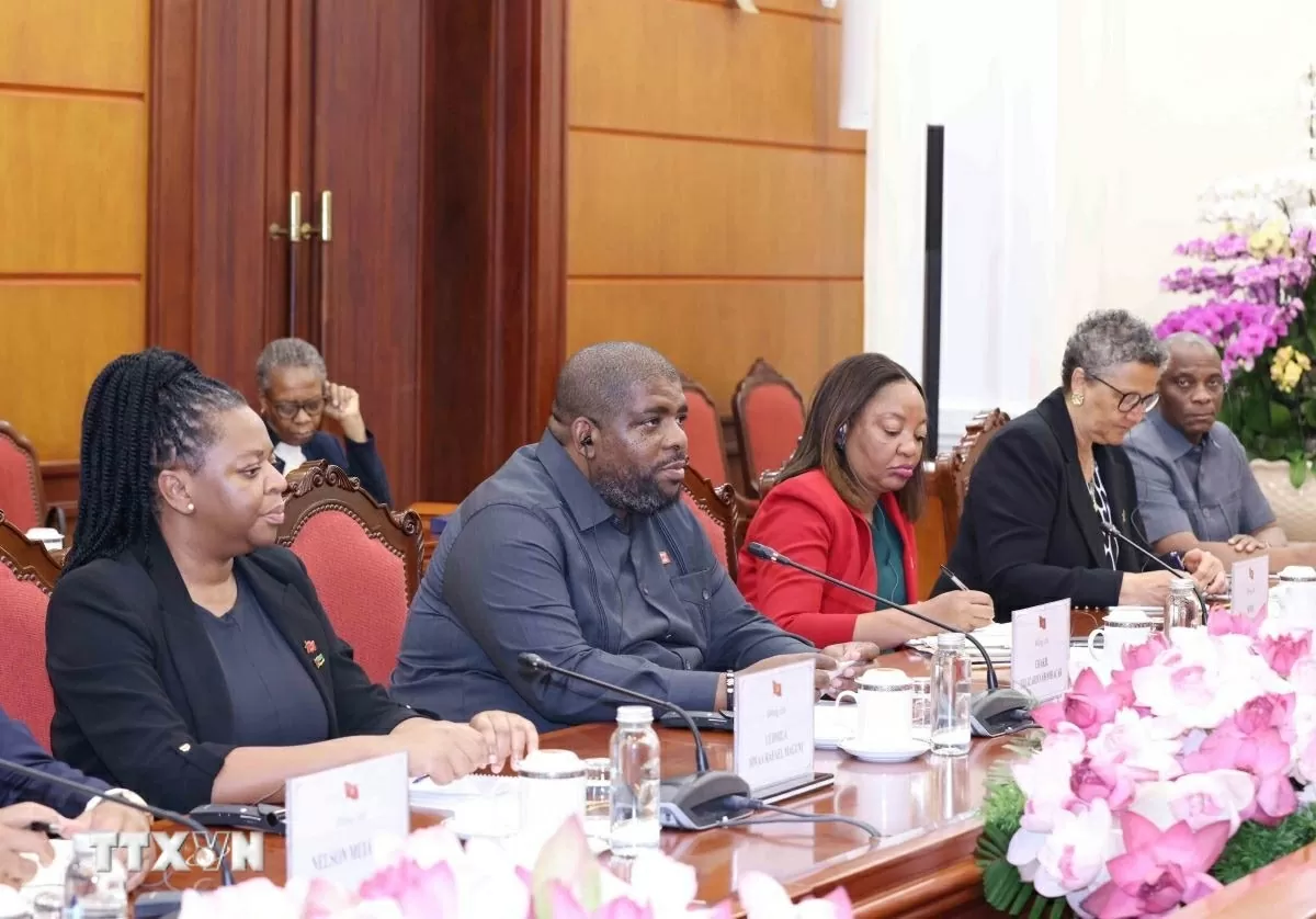 Thường trực Ban Bí thư Trần Cẩm Tú hội đàm với Tổng thư ký Đảng FRELIMO Chakil Aboobacar