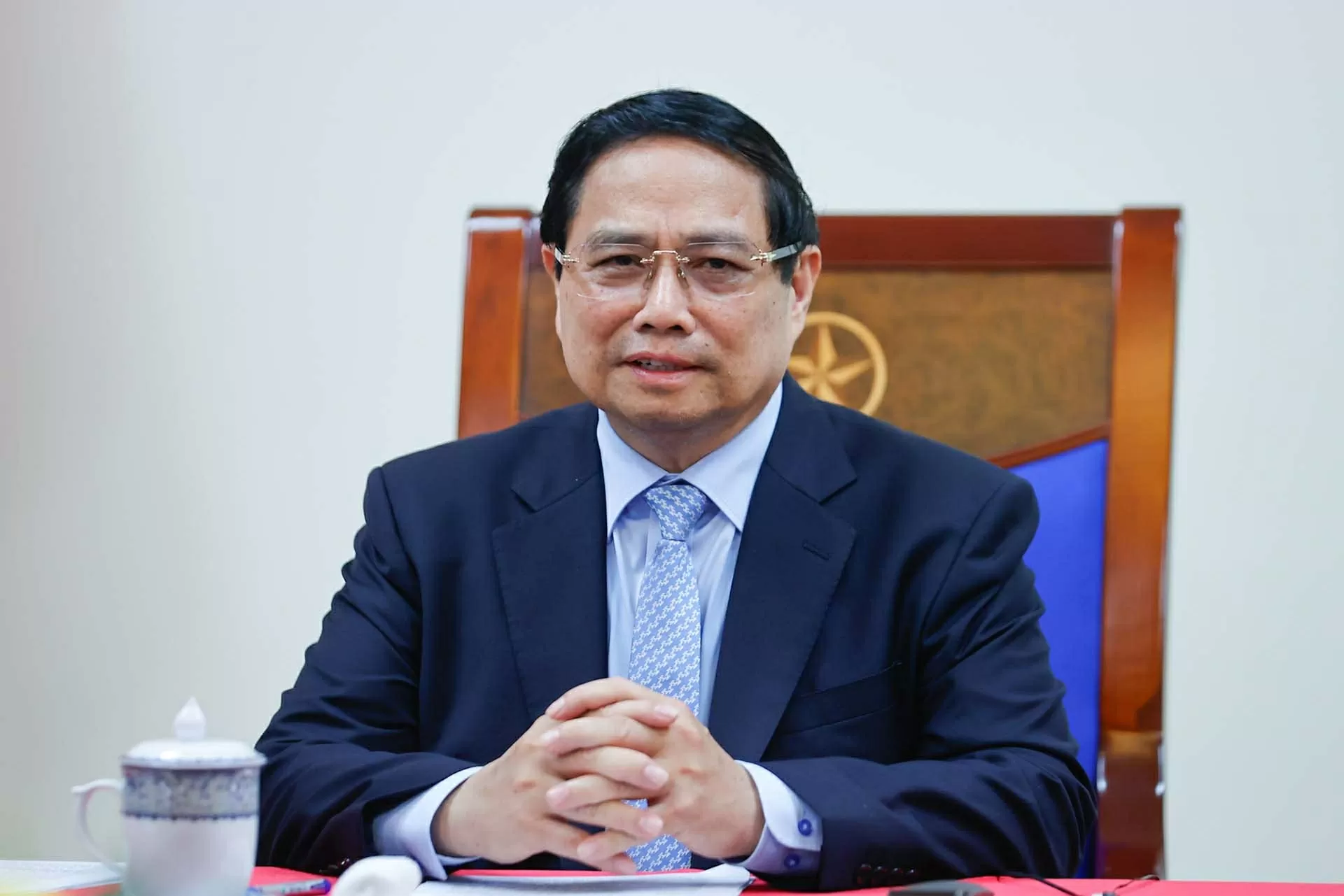 Xây dựng một ASEAN đoàn kết, thống nhất và đóng vai trò trung tâm trong khu vực Xây dựng một ASEAN đoàn kết, thống nhất và đóng vai trò trung tâm trong khu vực