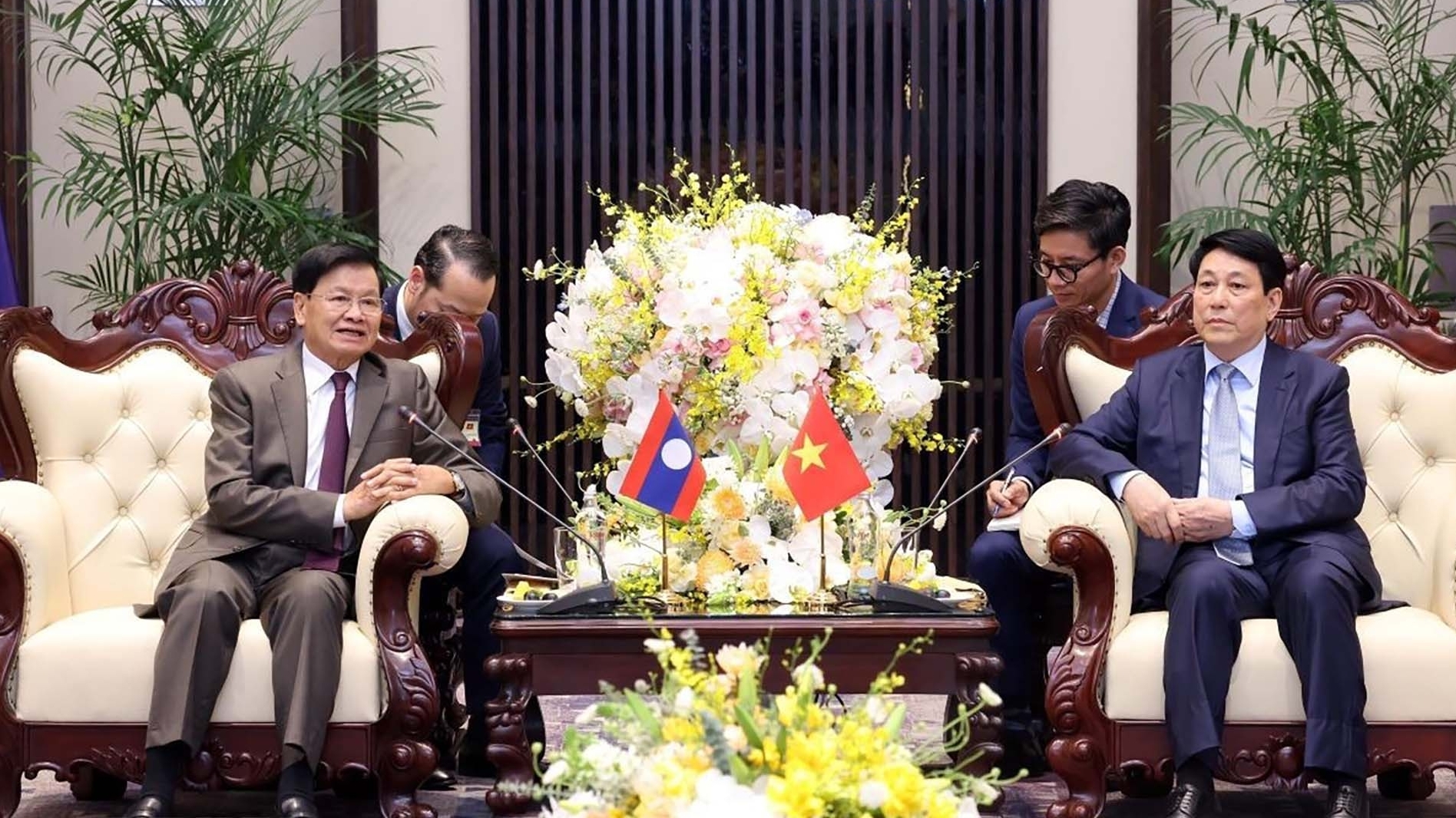 chu tich nuoc luong cuong tiep tong bi thu chu tich nuoc lao thongloun sisoulith