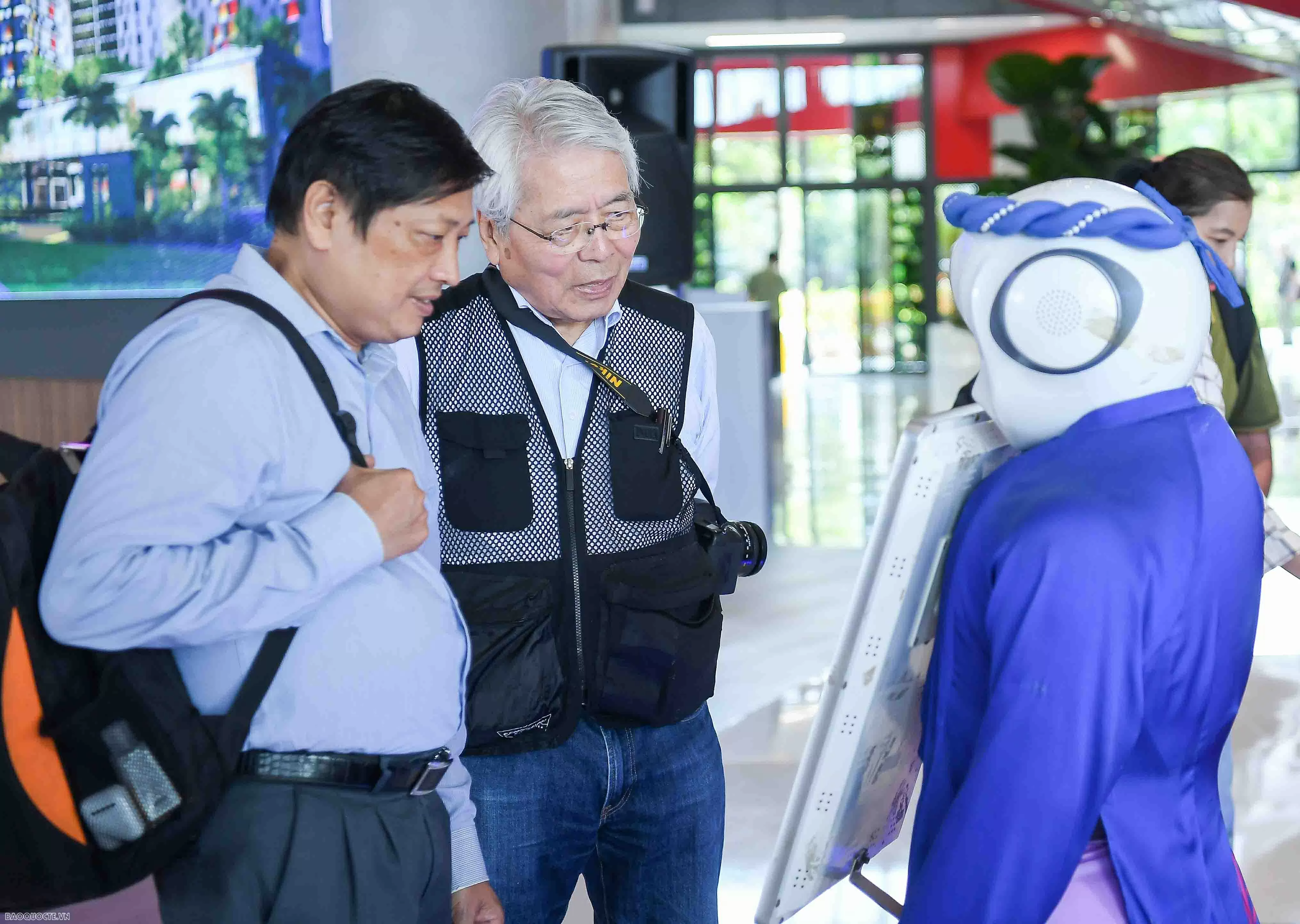 Phóng viên chiến trường: Trở lại để nuôi dưỡng sợi dây gắn kết với Việt Nam