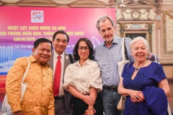 Những phóng viên chiến trường trở lại để nuôi dưỡng sợi dây gắn kết với Việt Nam