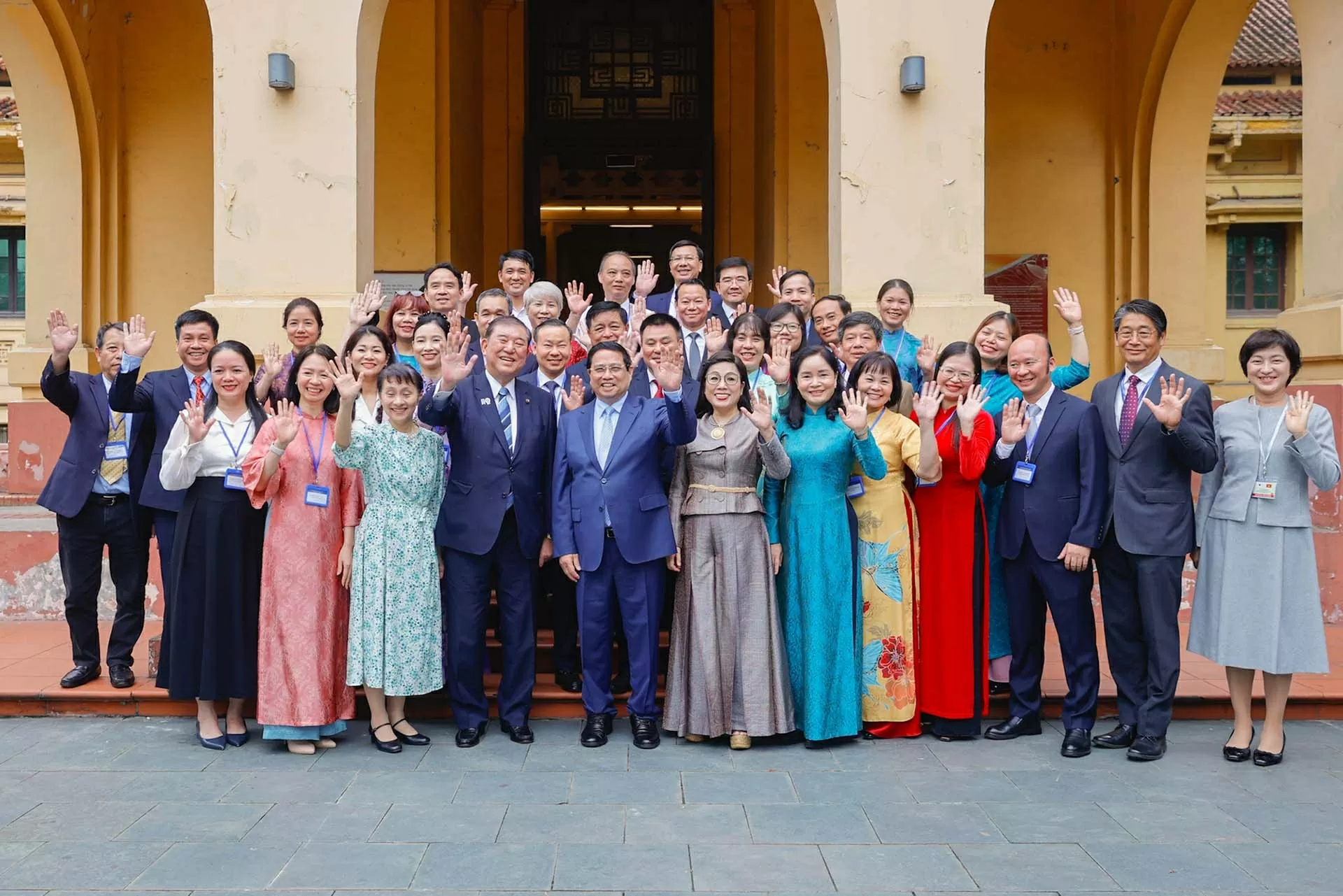 Thủ tướng Việt Nam và Nhật Bản thăm Bảo tàng Lịch sử quốc gia