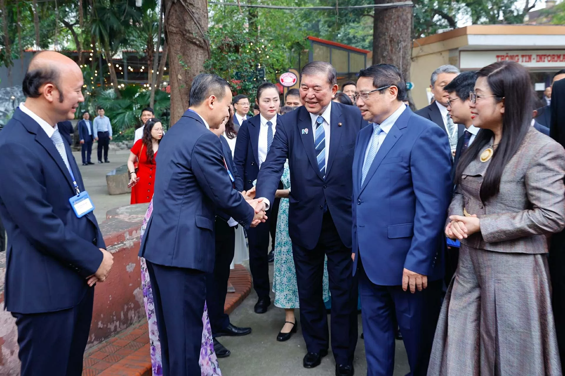 Thủ tướng Việt Nam và Nhật Bản thăm Bảo tàng Lịch sử quốc gia Thủ tướng Việt Nam và Nhật Bản thăm Bảo tàng Lịch sử quốc gia