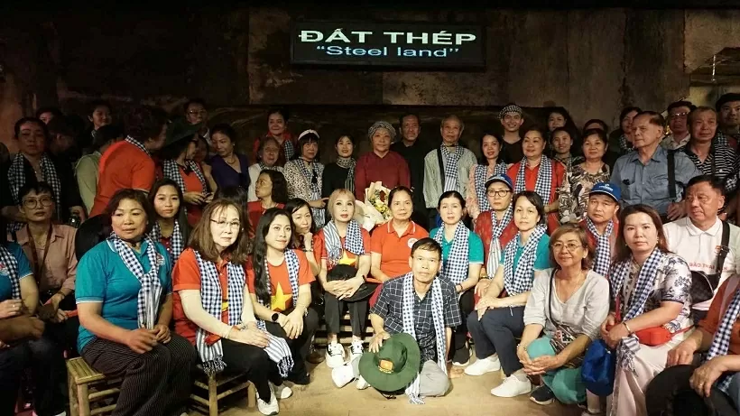 Kiều bào thăm và tặng quà tri ân tại huyện Củ Chi