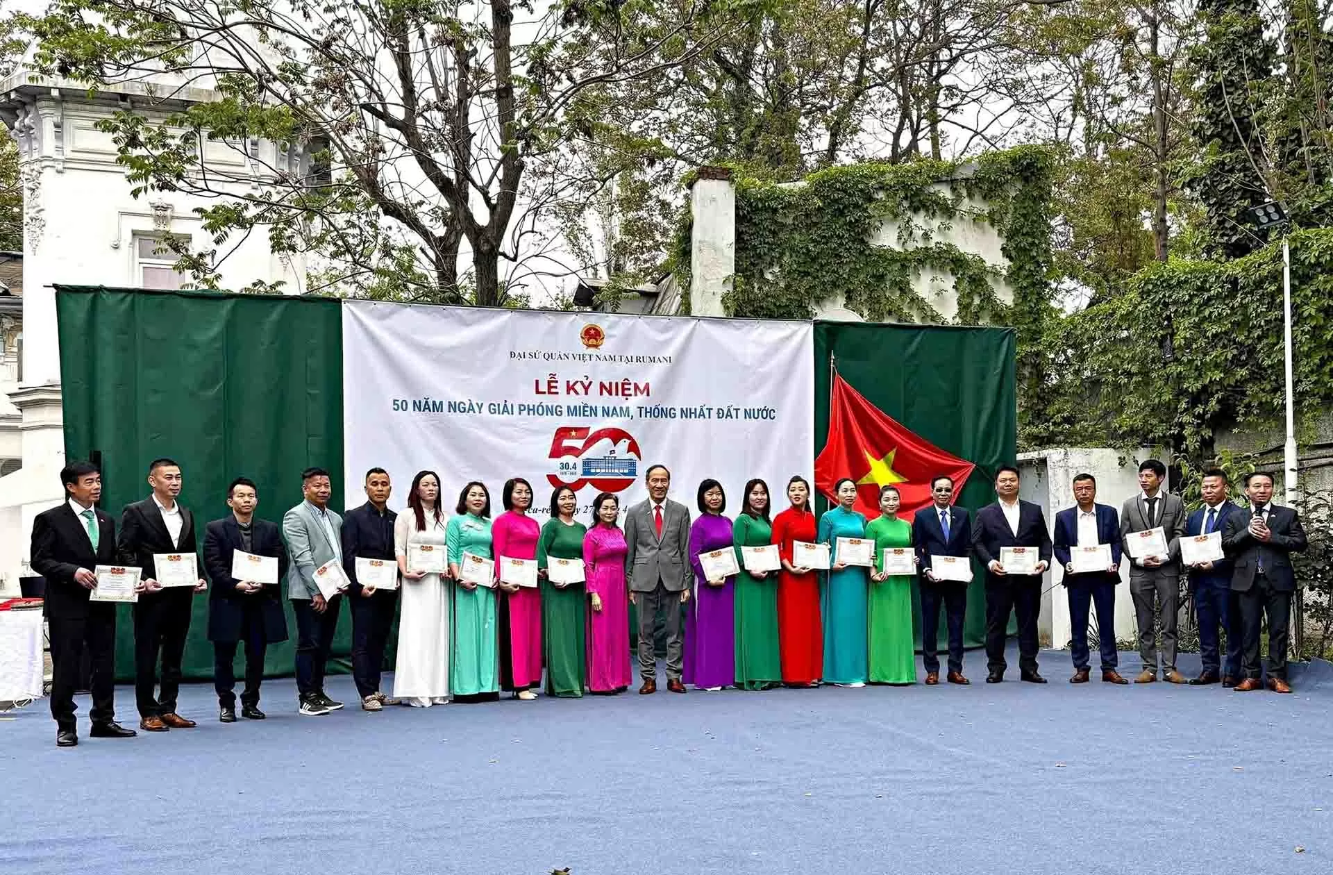 Kỷ niệm 50 năm Ngày Giải phóng miền Nam, thống nhất đất nước tại Romania
