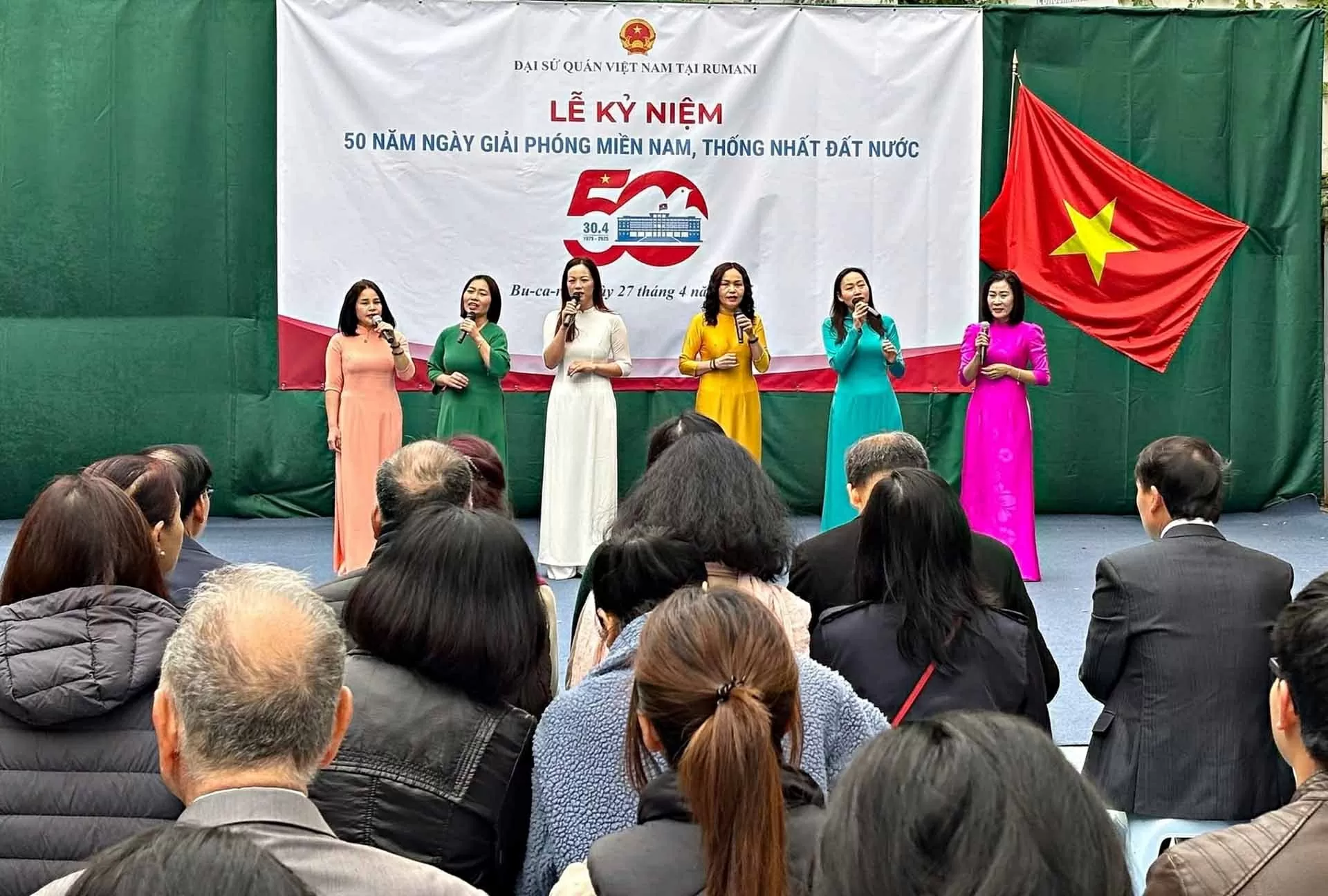 Kỷ niệm 50 năm Ngày Giải phóng miền Nam, thống nhất đất nước tại Romania
