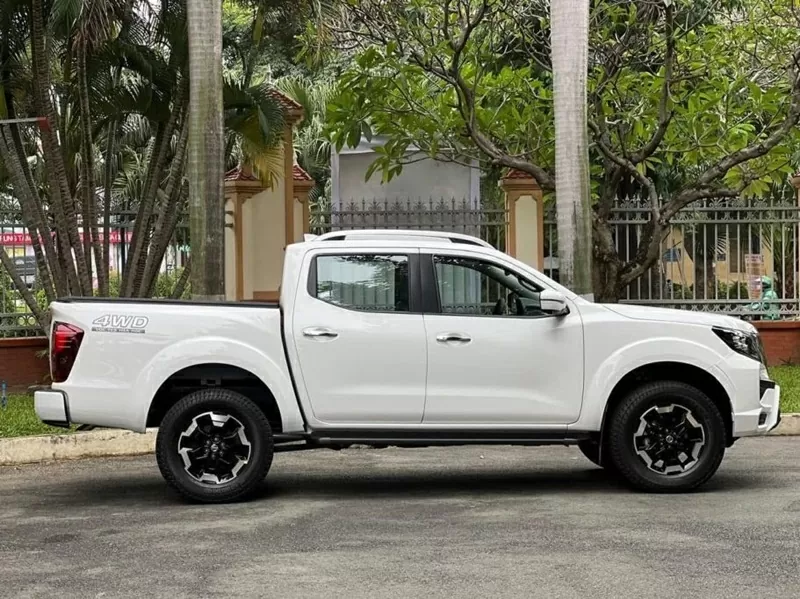 Navara Pro4X cũng được ưu đãi 90 triệu, giá xe sau ưu đãi còn 870 triệu đồng