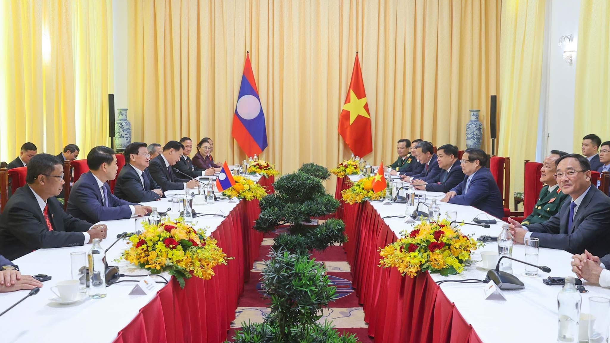 viet nam luon danh uu tien cao nhat cho moi quan he doan ket dac biet hiem co voi lao