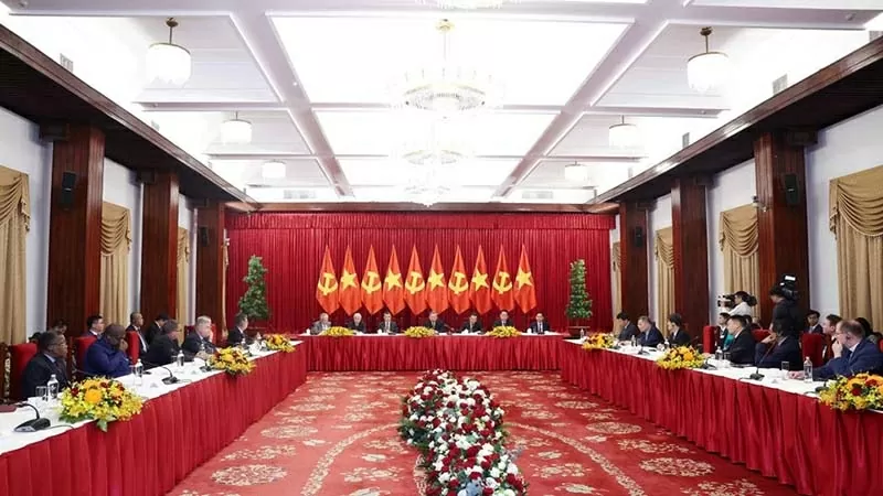 Tổng Bí thư tiếp Trưởng đoàn các chính đảng dự Lễ kỷ niệm 50 năm Ngày Giải phóng miền Nam, thống nhất đất nước