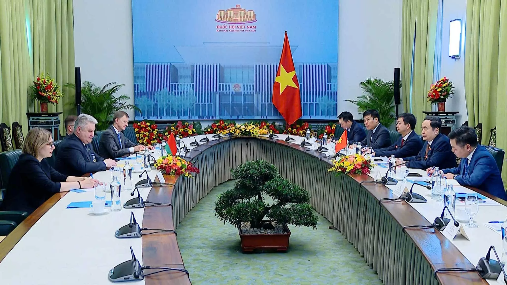 Việt Nam mong muốn khai thác tiềm năng hợp tác với Belarus trong các ngành công nghiệp chế tạo và năng lượng sạch Việt Nam mong muốn khai thác tiềm năng hợp tác với Belarus trong các ngành công nghiệp chế tạo và năng lượng sạch
