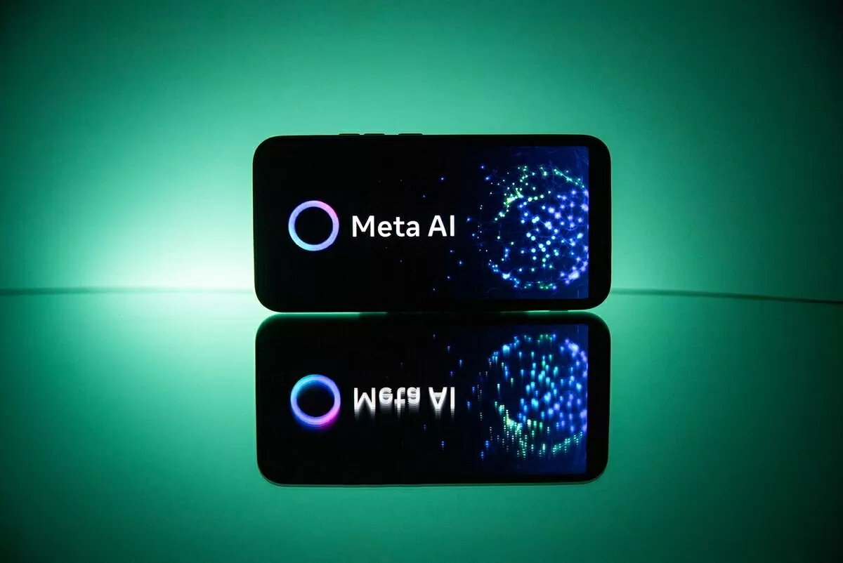 Gã khổng lồ Meta tung 'gà nhà' mới toanh cạnh tranh với ChatGPT