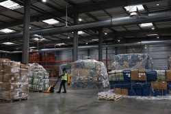 Hàng thương mại điện tử giá rẻ vào EU có kế hoạch bị áp thuế, Pháp rốt ráo rút ngắn thời hạn