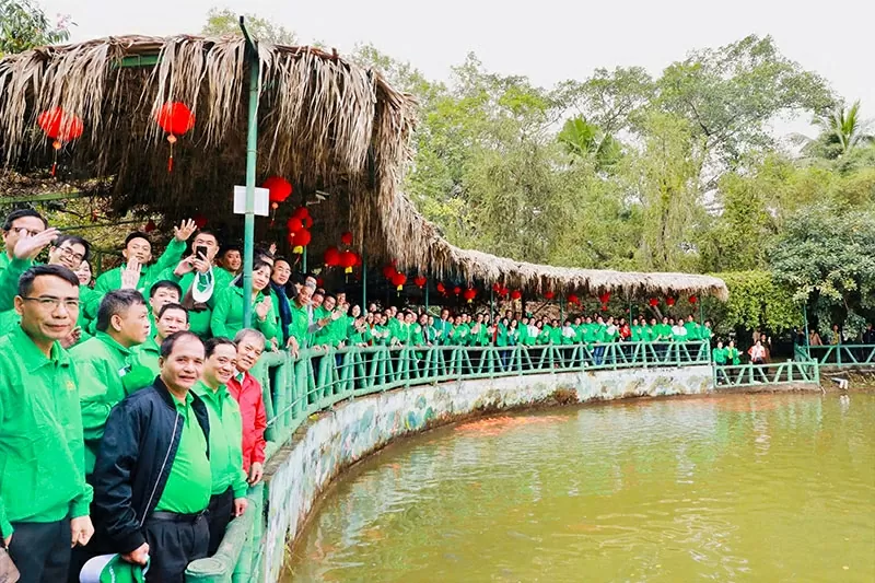 Chuyến đi về quê Bác mang ý nghĩa tri ân, ôn lại truyền thống cách mạng và hun đúc tinh thần yêu nước, đoàn kết trong mỗi cán bộ nhân viên Mai Linh.