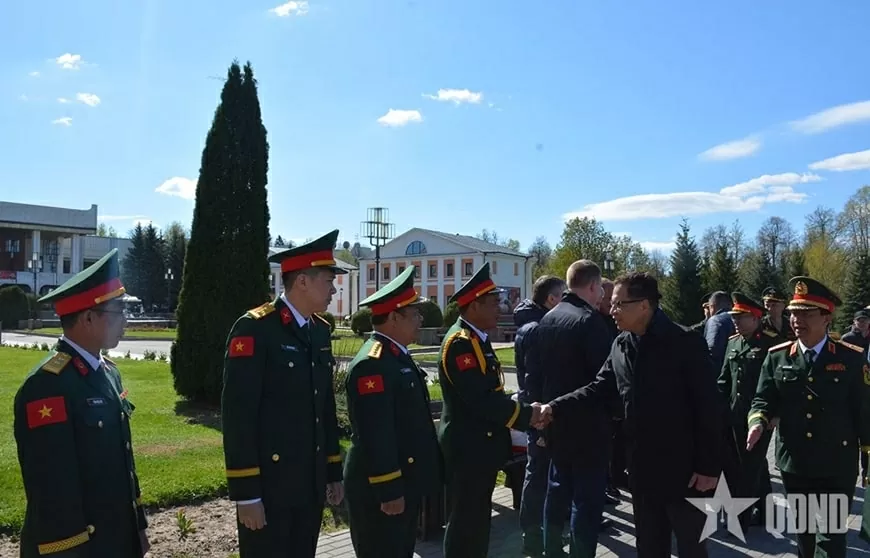 Đại sứ Việt Nam tại Nga thăm động viên Đoàn Quân đội nhân dân Việt Nam tham gia Lễ duyệt binh tại Quảng trường Đỏ