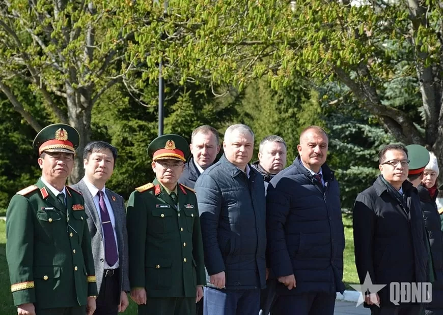 Đại sứ Việt Nam tại Nga thăm động viên Đoàn Quân đội nhân dân Việt Nam tham gia Lễ duyệt binh tại Quảng trường Đỏ