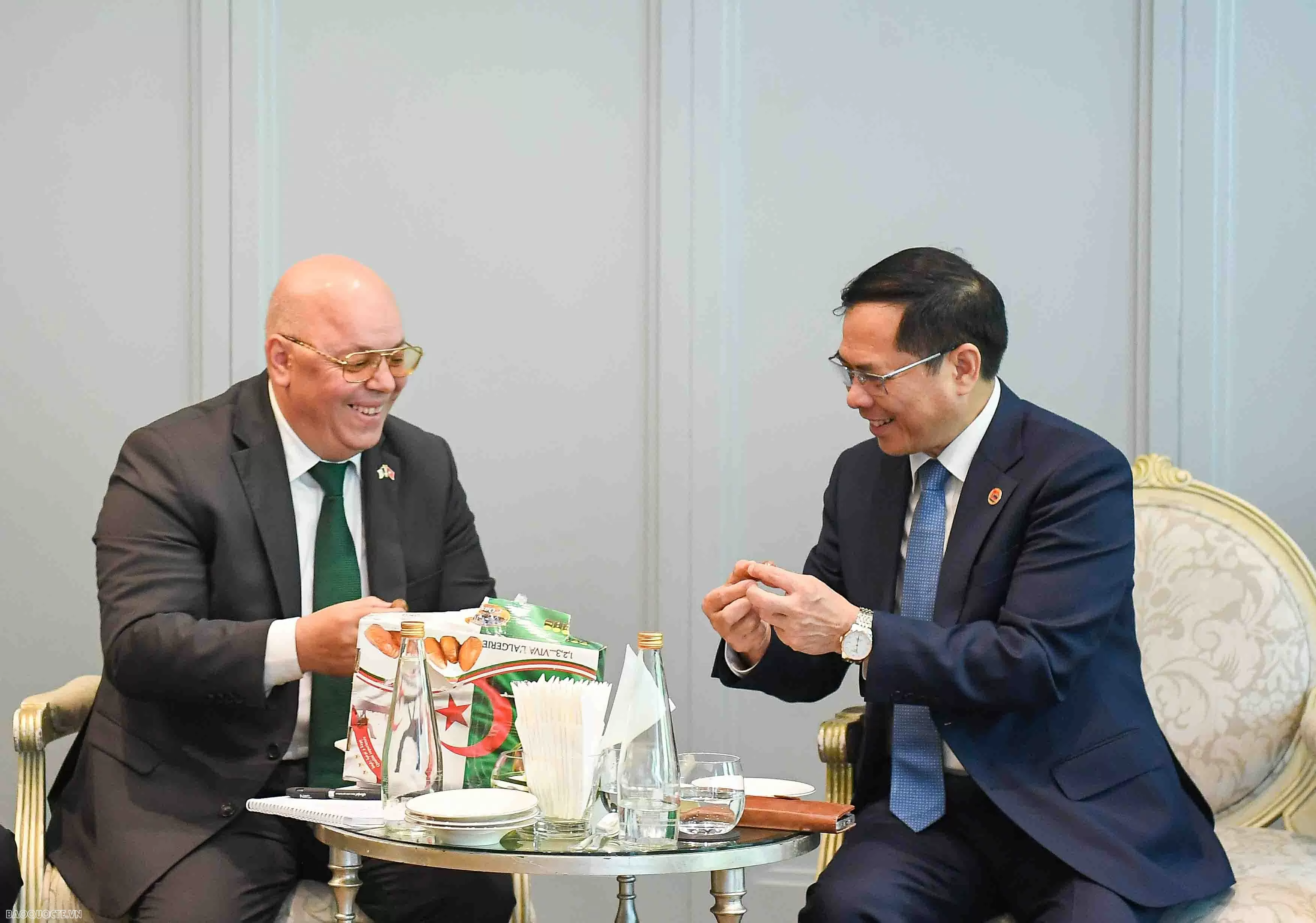 Phó Thủ tướng Chính phủ Bùi Thanh Sơn  tiếp Bộ trưởng Bộ Cựu chiến binh và Người có công Algeria