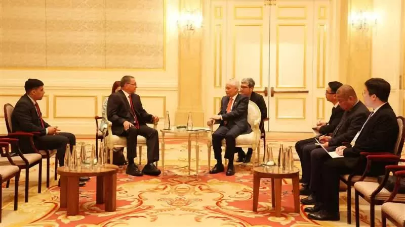 Đồng chí Lê Hoài Trung, Bí thư Trung ương Đảng, Chánh Văn phòng Trung ương Đảng, tiếp đồng chí Jesús Faria, Phó Chủ tịch Đảng Xã hội Chủ nghĩa thống nhất Venezuela cầm quyền (PSUV). (Nguồn: TTXVN)