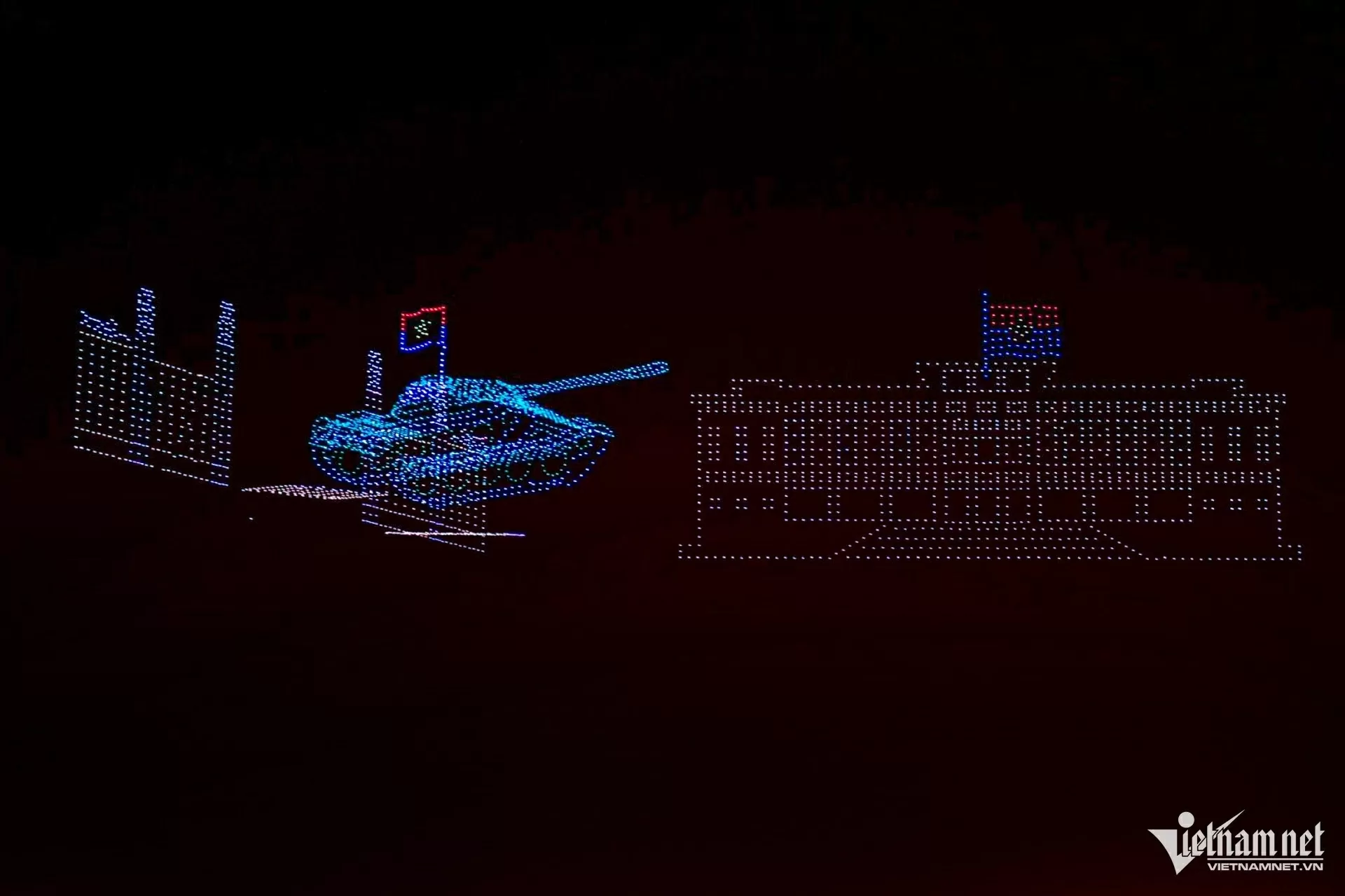 Pháo hoa mừng 50 năm thống nhất đất nước Pháo hoa rực rỡ chào mừng 50 năm thống nhất đất nước