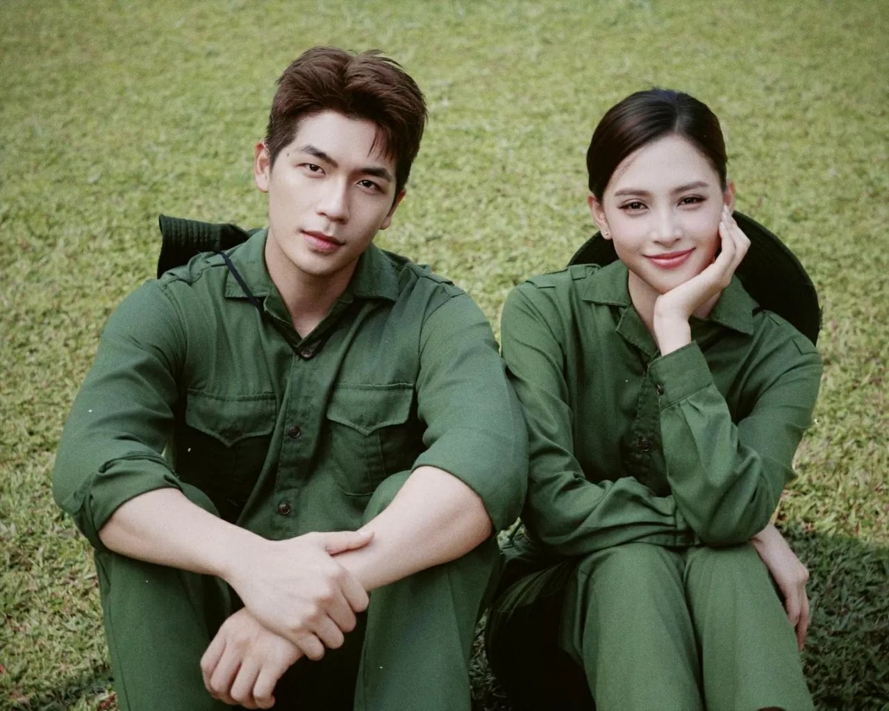 Ngắm bộ ảnh chào mừng Ngày 30/4 của Tiểu Vy - Quang Anh