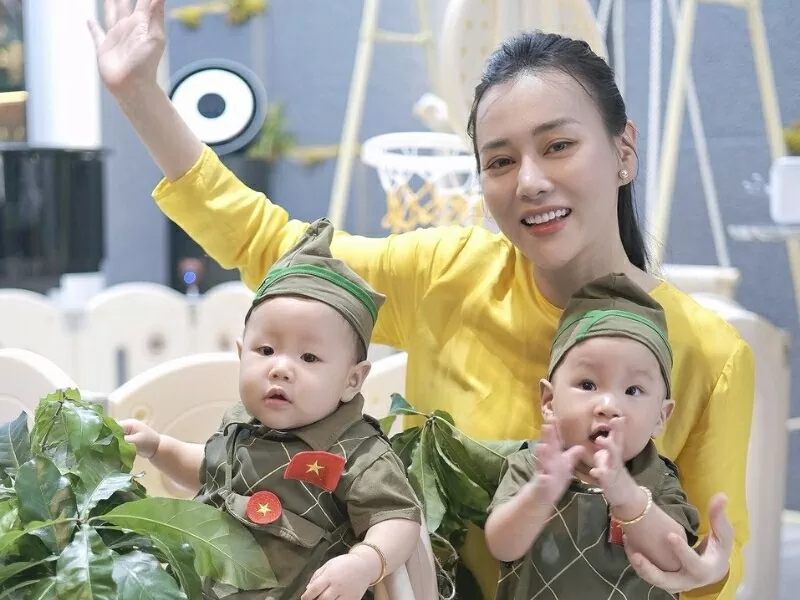 Sao Việt hôm nay: Hồng Diễm diện áo dài đỏ, ấn tượng khoảnh khắc 'Ba Hương', 'Tư Đạp'