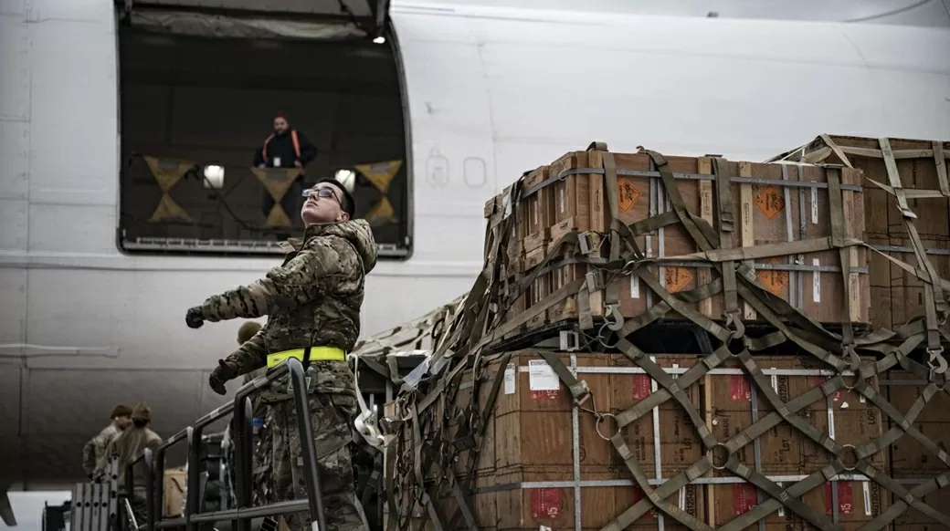 Sau thỏa thuận khoáng sản, chính quyền Tổng thống Trump 'gật đầu' bán vũ khí cho Ukraine