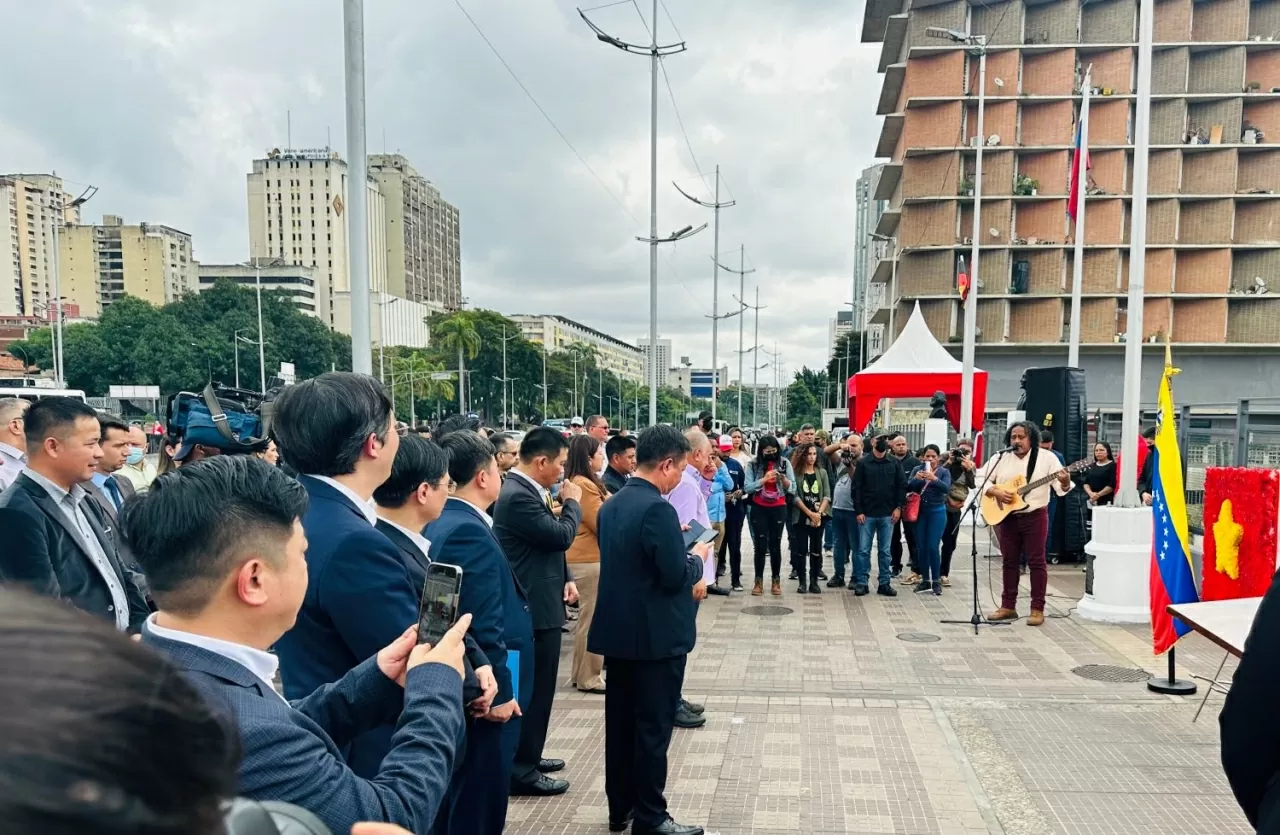 Các nghệ sĩ Venezuela sẽ hát về Bác Hồ nhân dịp kỷ niệm 135 năm ngày sinh của Người Các nghệ sĩ Venezuela sẽ hát về Chủ tịch Hồ Chí Minh nhân dịp kỷ niệm 135 năm Ngày sinh của Người