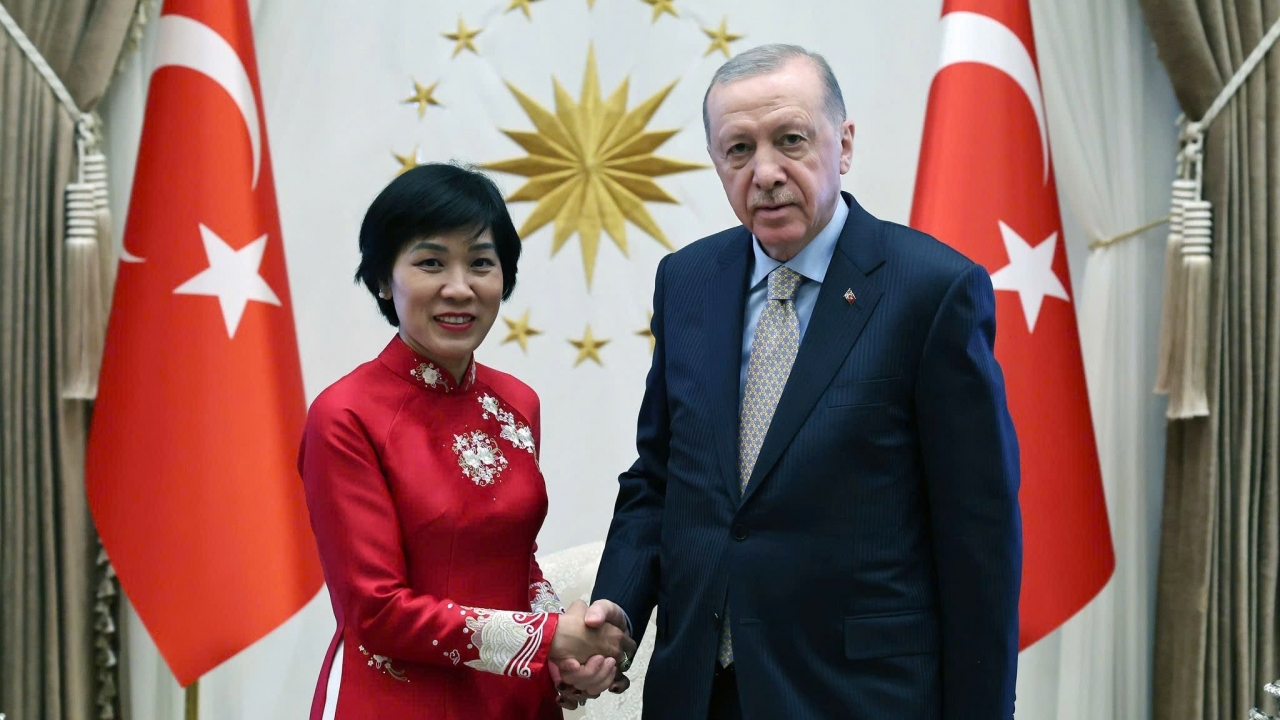 dai su dang thi thu ha trinh thu uy nhiem len tong thong tho nhi ky