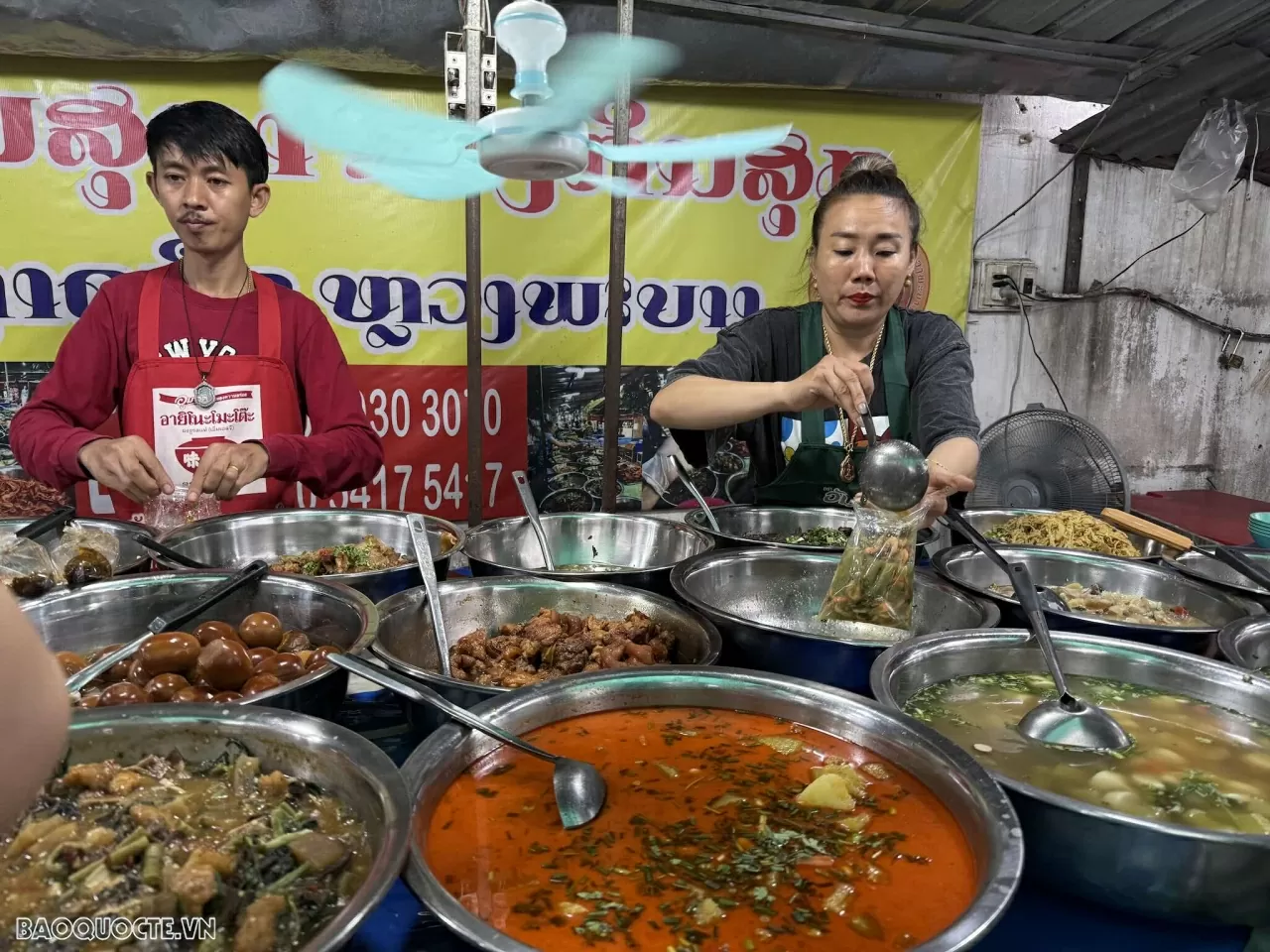 Lang thang Luang Prabang (Lào) Lang thang Luang Prabang (Lào)