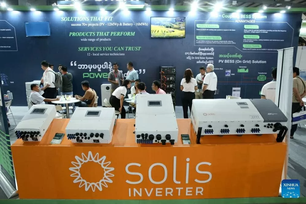 Triển lãm Điện năng và công nghệ lưu trữ năng lượng mặt trời Myanmar lần thứ hai diễn ra tại Trung tâm Hội nghị Yangon từ ngày 1-4/5. (Nguồn: Tân Hoa xã)