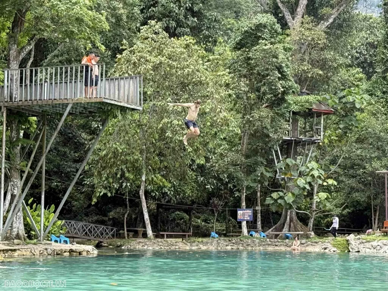 Vang Vieng (Lào): Bức tranh đồng quê sống động của đất nước triệu voi Vang Vieng (Lào): Bức tranh đồng quê sống động của đất nước triệu voi