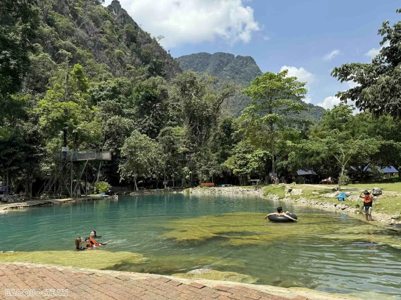 Vang Vieng (Lào): Bức tranh đồng quê sống động của đất nước triệu voi Vang Vieng (Lào): Bức tranh đồng quê sống động của đất nước triệu voi