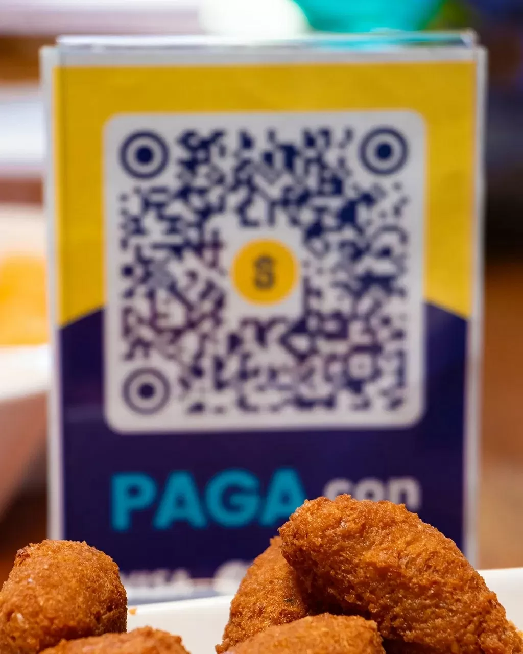 ‘Cuộc cách mạng số’ trong một nhà hàng ở phố cổ La Habana (Cuba) ‘Cuộc cách mạng số’ trong một nhà hàng ở phố cổ La Habana (Cuba)