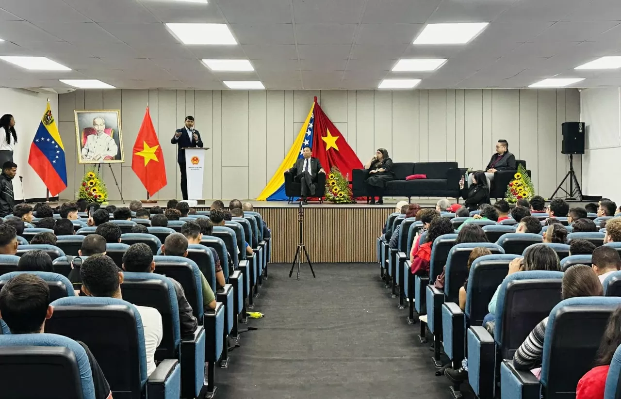 Venezuela tổ chức trọng thể Lễ kỷ niệm 50 năm Ngày giải phóng miền Nam, thống nhất đất nước Venezuela tổ chức trọng thể Lễ kỷ niệm 50 năm Ngày giải phóng miền Nam, thống nhất đất nước