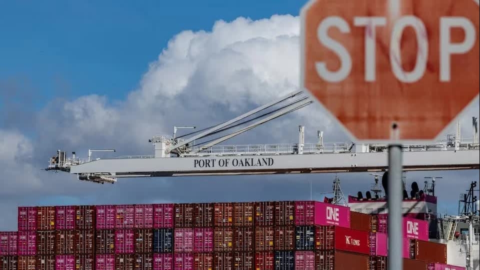 'Bóng ma' suy thoái rình rập kinh tế Mỹ, Tổng thống Trump vẫn khẳng định mọi thứ đều ổn