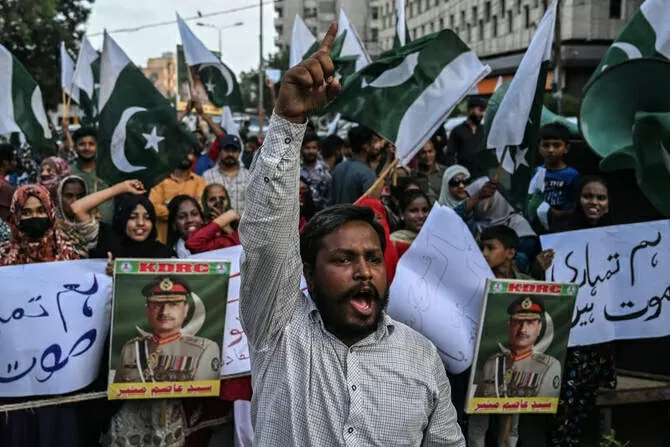 Căng thẳng ở Kashmir leo thang, tên lửa đạn đạo của Pakistan gửi tín hiệu tới Ấn Độ Căng thẳng ở Kashmir leo thang, tên lửa đạn đạo của Pakistan gửi tín hiệu tới Ấn Độ