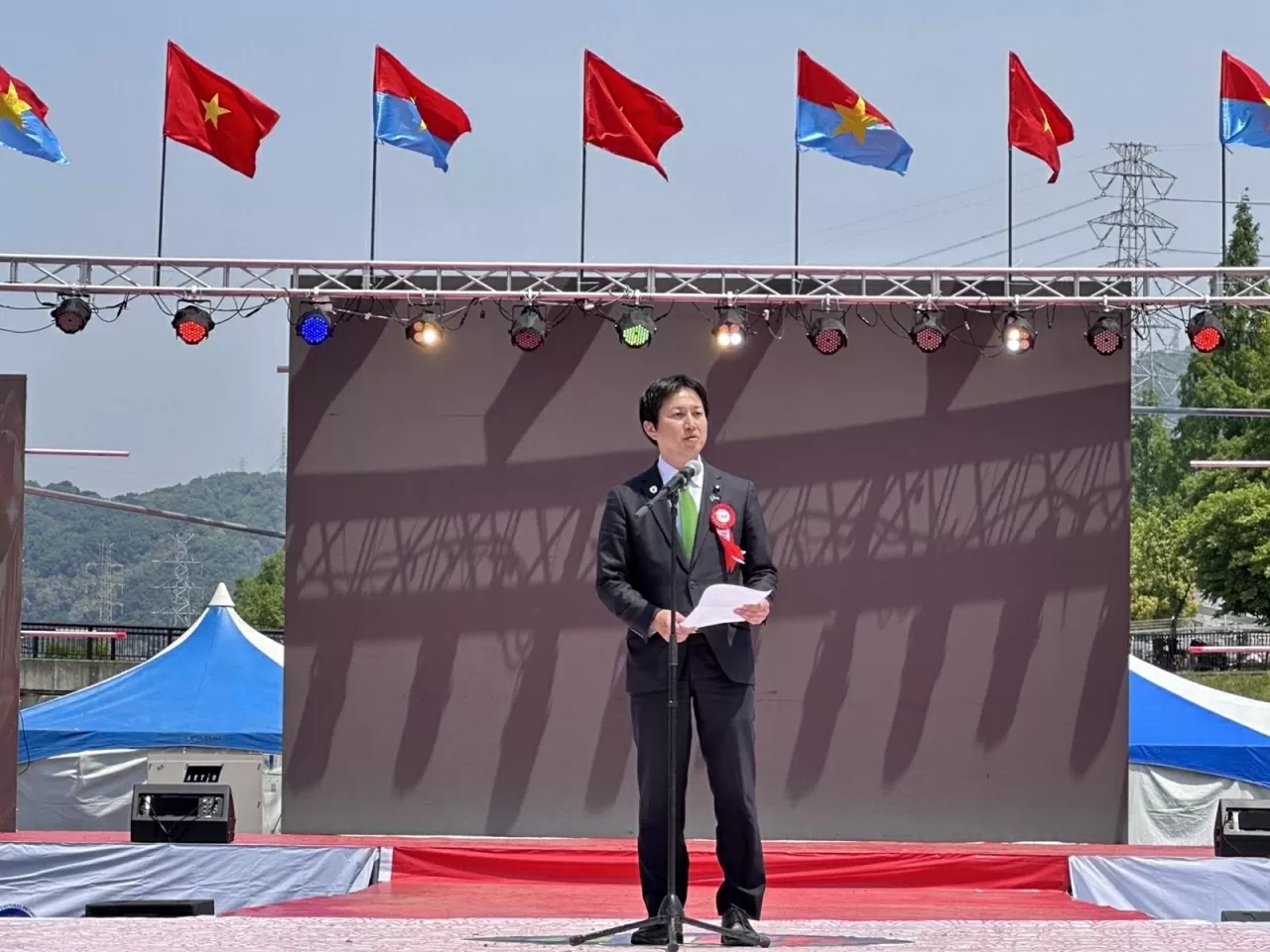 Khai mạc Festival 'Trái tim Việt Nam – 50 năm hòa chung một nhịp' tại Osaka, Nhật Bản Khai mạc Festival 'Trái tim Việt Nam – 50 năm hòa chung một nhịp' tại Osaka, Nhật Bản