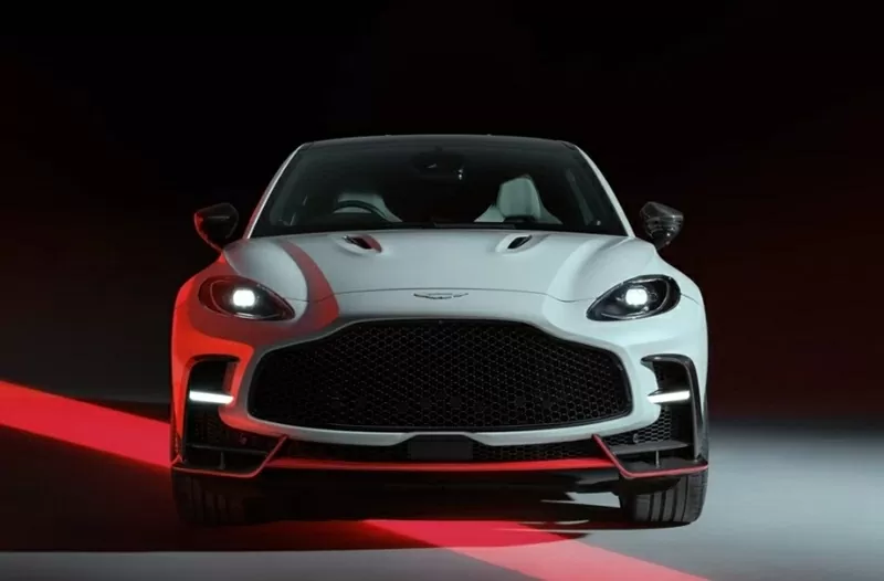 DBX S gây ấn tượng với lưới tản nhiệt dạng tổ ong được làm từ polycarbonate nhẹ hơn 3 kg