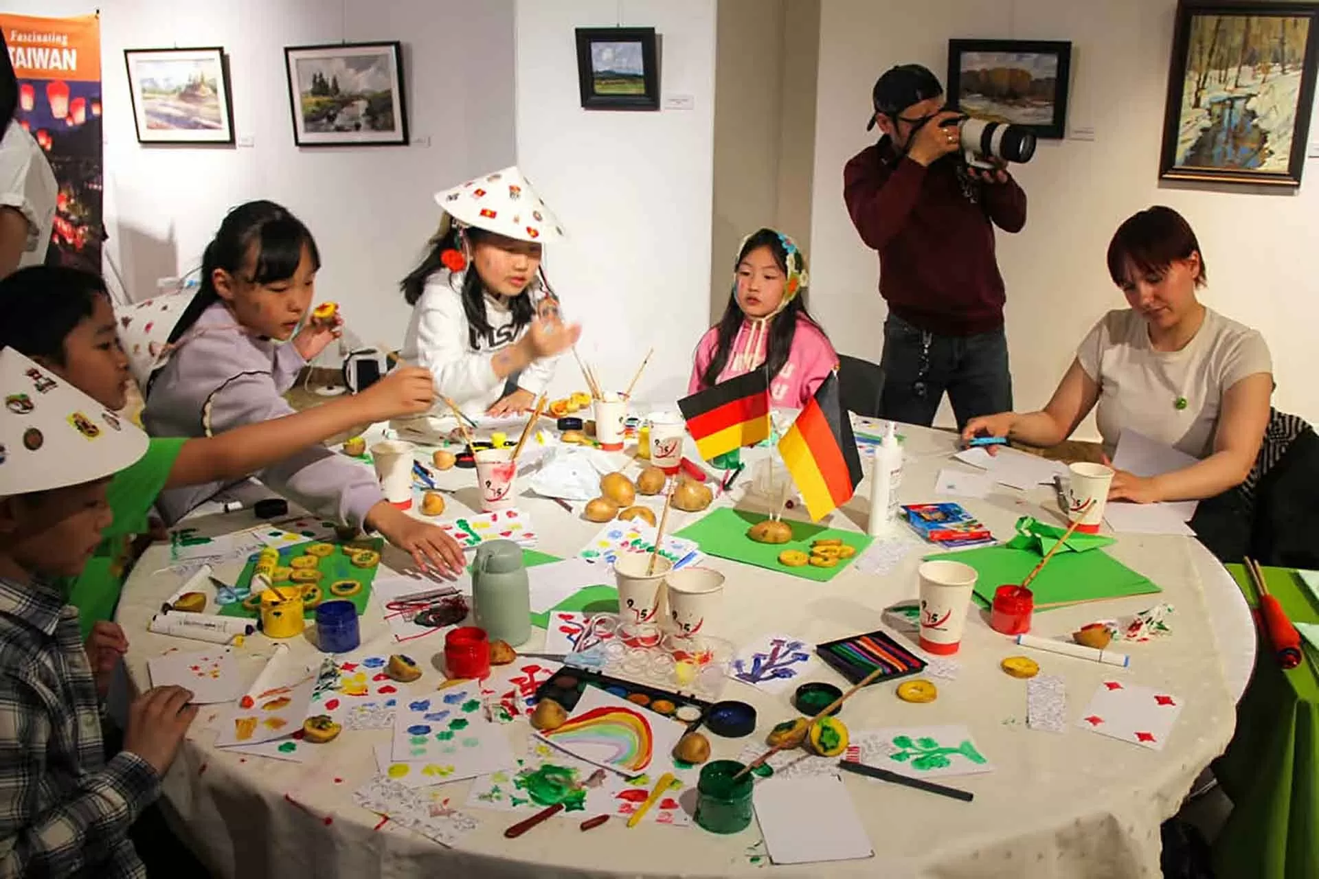 Gian hàng Việt Nam tạo dấu ấn tại sự kiện văn hóa quốc tế ở Mông Cổ