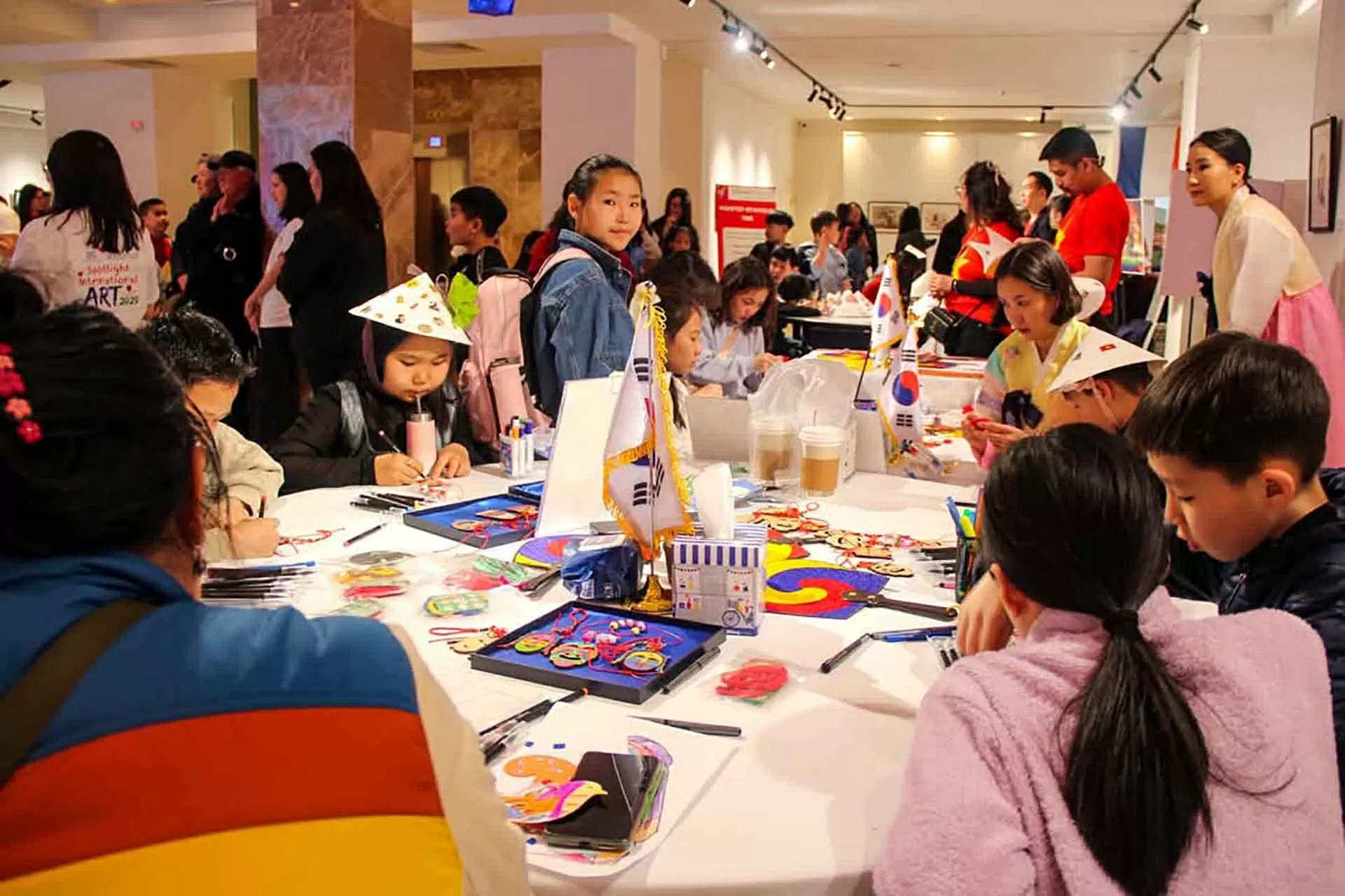 Gian hàng Việt Nam tạo dấu ấn tại sự kiện văn hóa quốc tế ở Mông Cổ