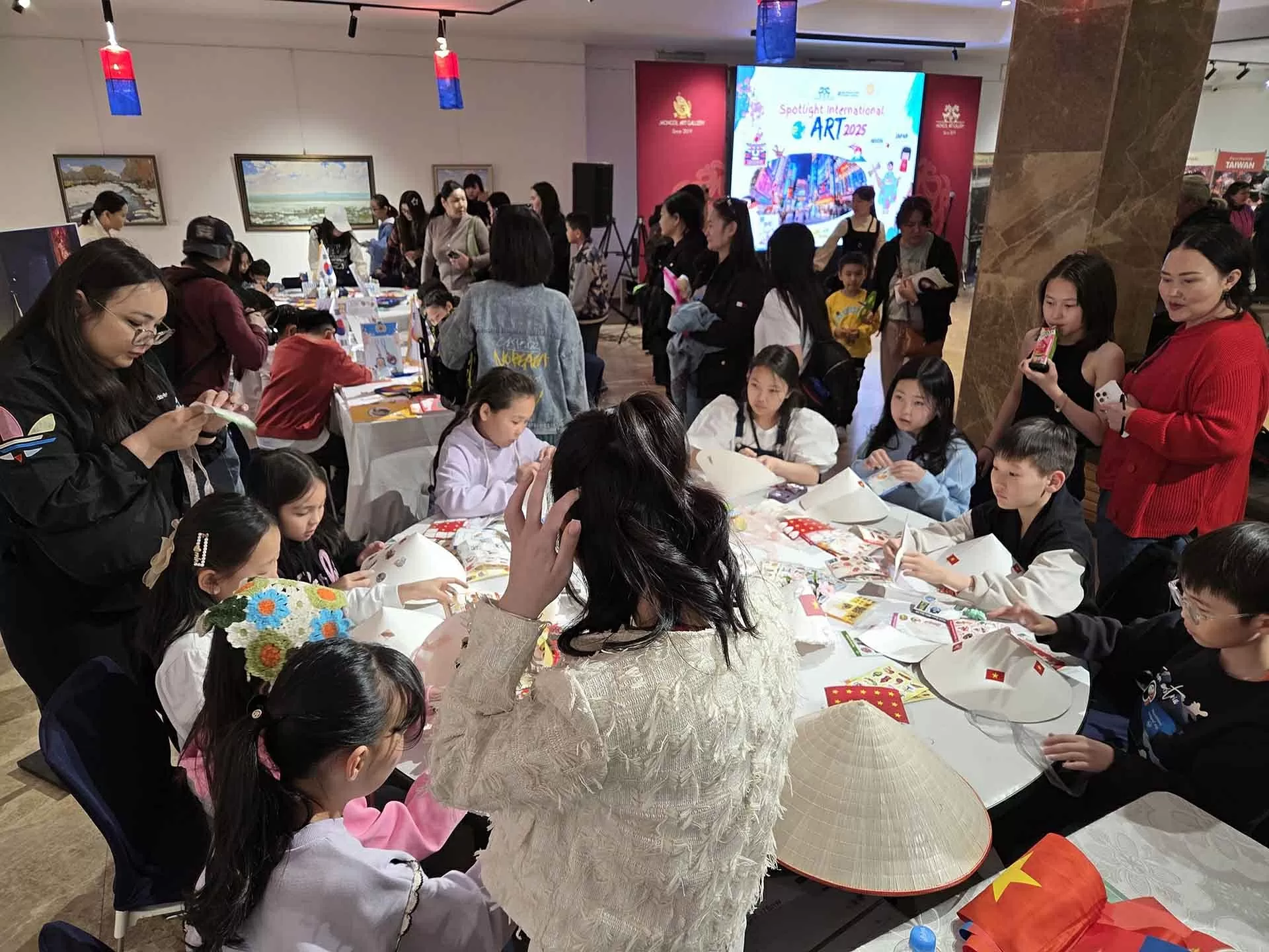 Gian hàng Việt Nam tạo dấu ấn tại sự kiện văn hóa quốc tế ở Mông Cổ