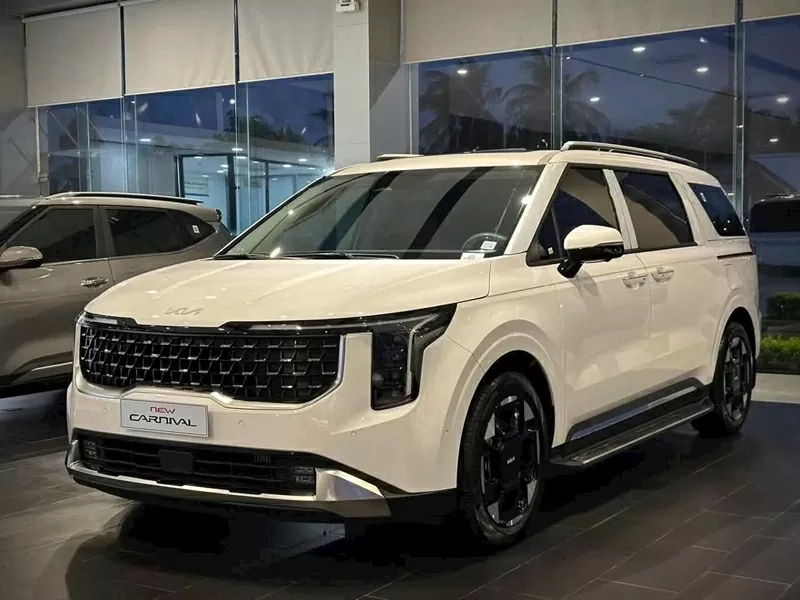 Kia Carnival giảm giá mạnh, bản Premium giảm nhiều nhất tới 120 triệu đồng, khiến giá xe mới không còn chênh nhiều với giá xe lướt Kia Carnival giảm giá mạnh, bản Premium giảm nhiều nhất tới 120 triệu đồng, khiến giá xe mới không còn chênh nhiều với giá xe lướt