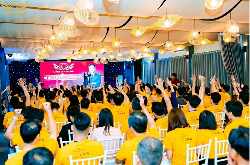 Dung Vanesa: 'Không ai bị AI thay thế - Họ chỉ bị thay thế bởi người biết cách sử dụng AI’