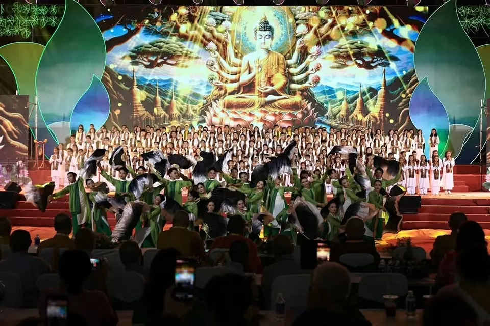 Đêm nghệ thuật ‘Vesak thiêng liêng’: Lan toả tinh thần hoà bình-từ bi-trí tuệ của Đức Phật