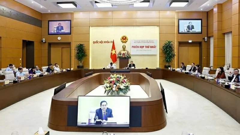 Chủ tịch Quốc hội Trần Thanh Mẫn chủ trì Phiên họp thứ nhất của Ủy ban dự thảo sửa đổi, bổ sung một số điều của Hiến pháp năm 2013. (Nguồn: TTXVN)