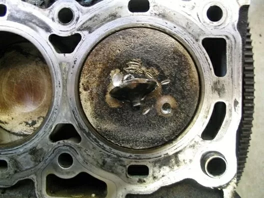 Lái xe quá chậm có thể khiến động cơ tích tụ cặn carbon