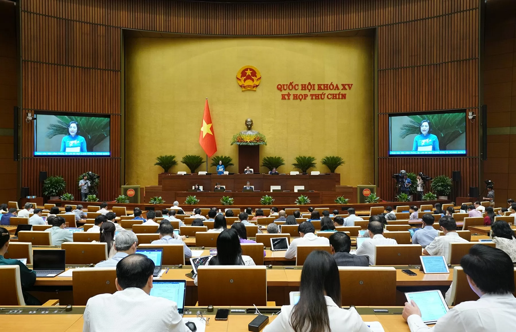 Hôm nay 7/5, Quốc hội thảo luận về dự thảo Luật Việc làm (sửa đổi), nghe trình bày dự án Luật Tổ chức chính quyền địa phương (sửa đổi)