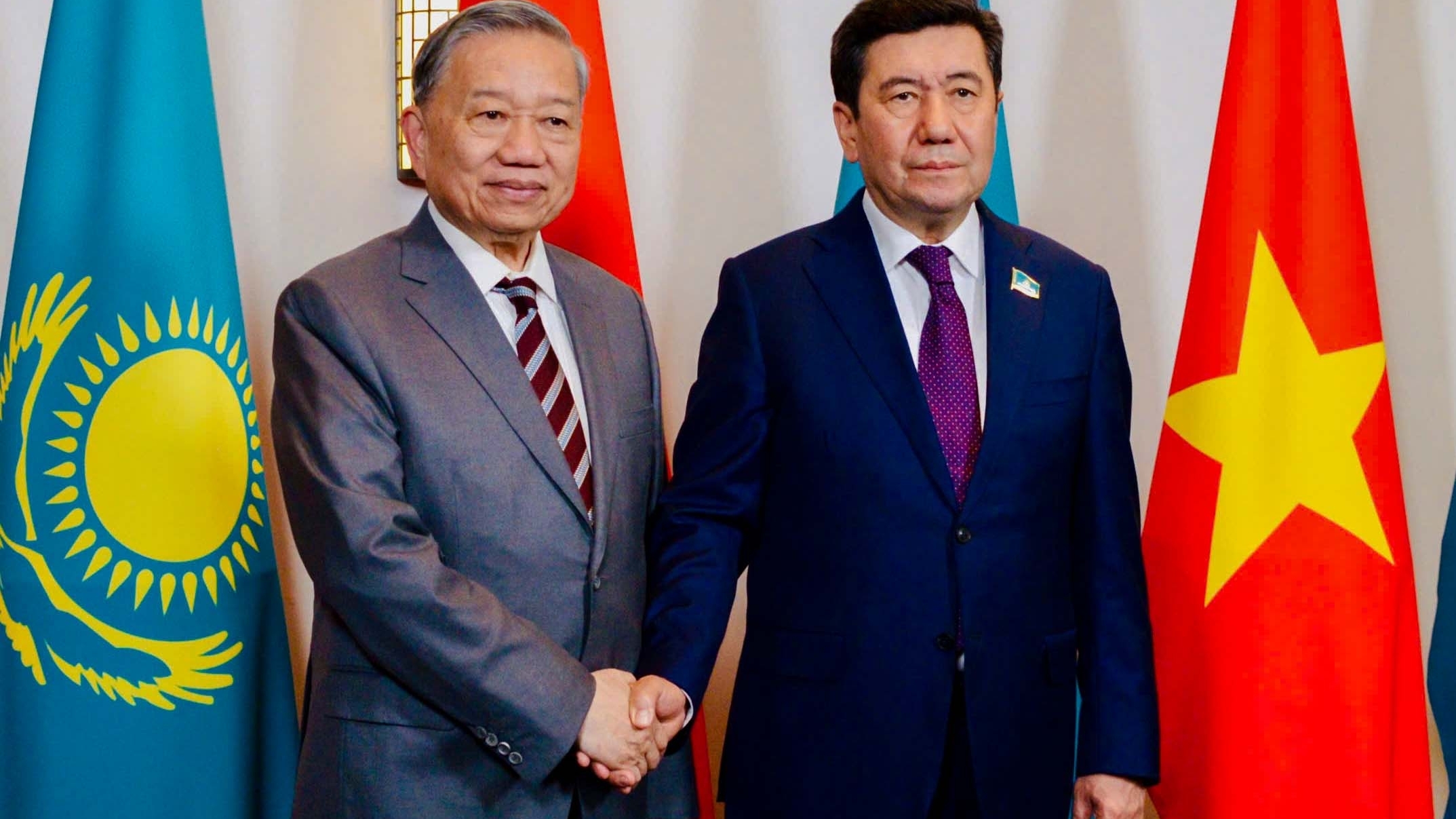 Chủ tịch Hạ viện Kazakhstan: Đảng phái nào cũng ủng hộ quan hệ với Việt Nam