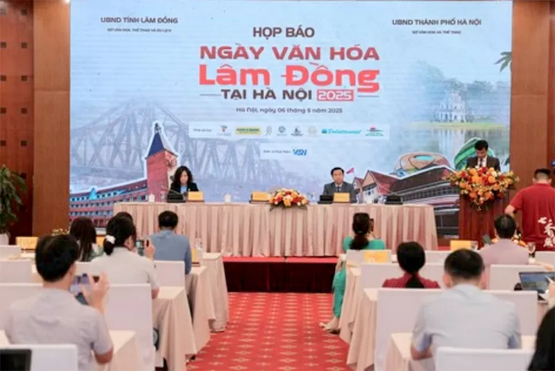 Quang cảnh buổi họp báo chiều 6/5 tại Hà Nội.