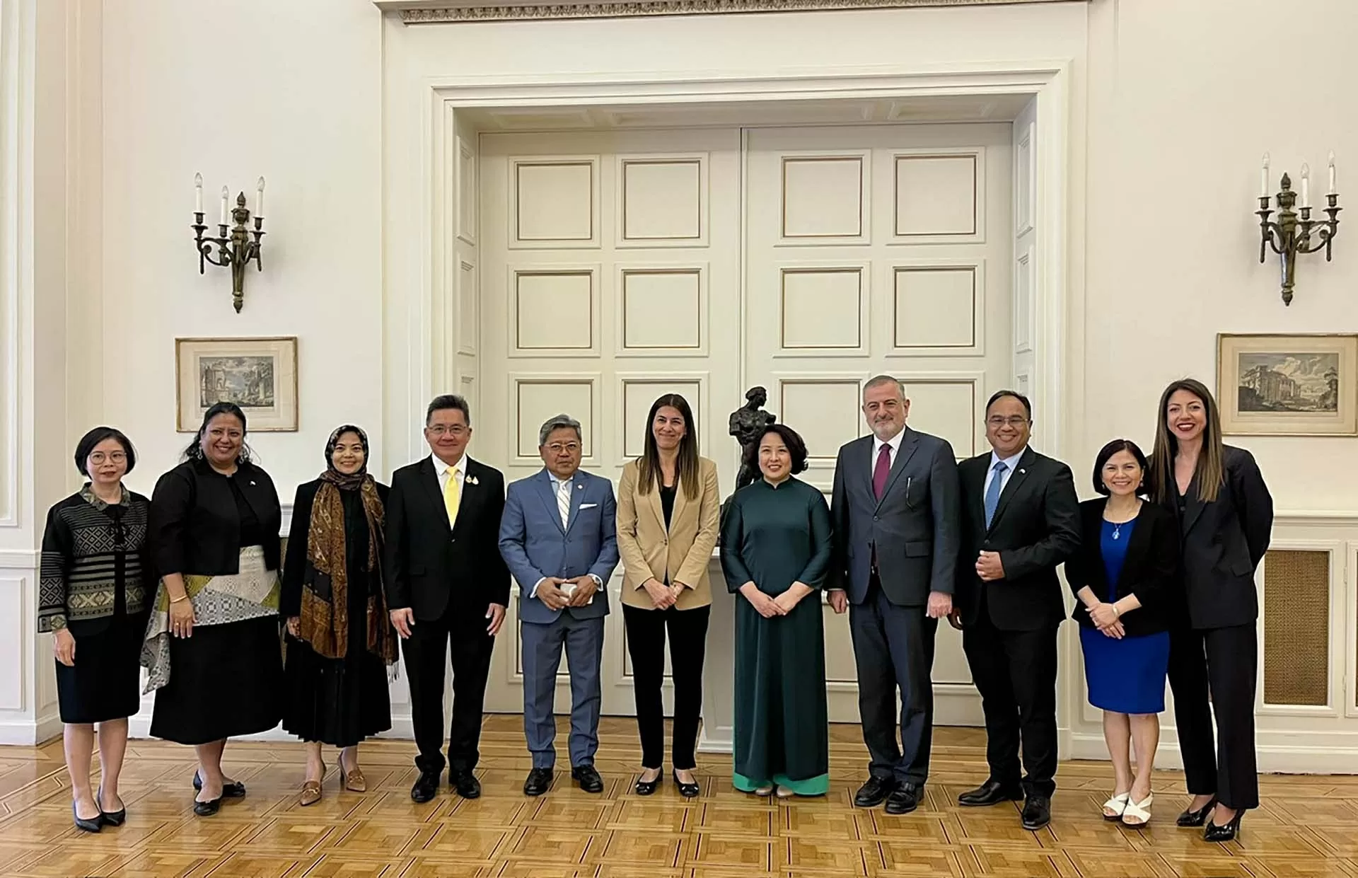 Bộ trưởng Ngoại giao Hy Lạp làm việc với Đại sứ các nước ASEAN